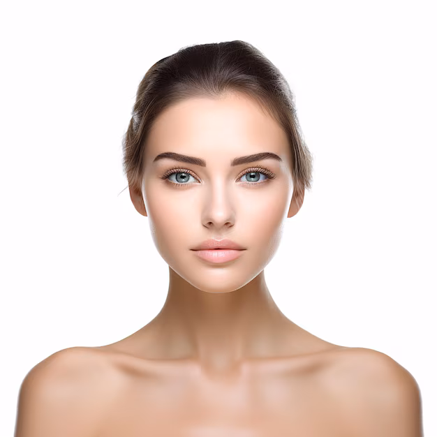 Retrato frontal — referência de estética facial Ortomagic